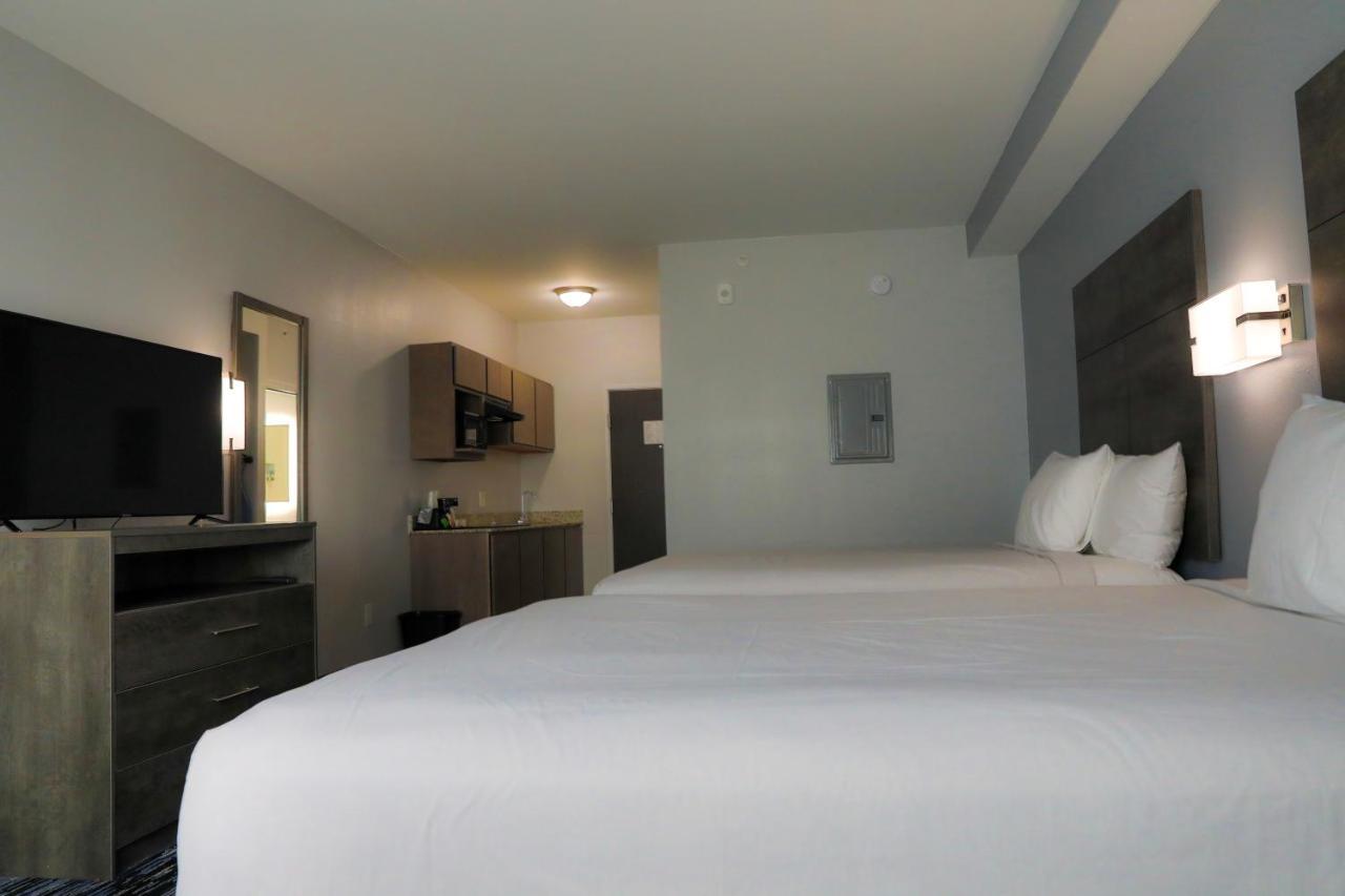 And Hotel Olive Branch